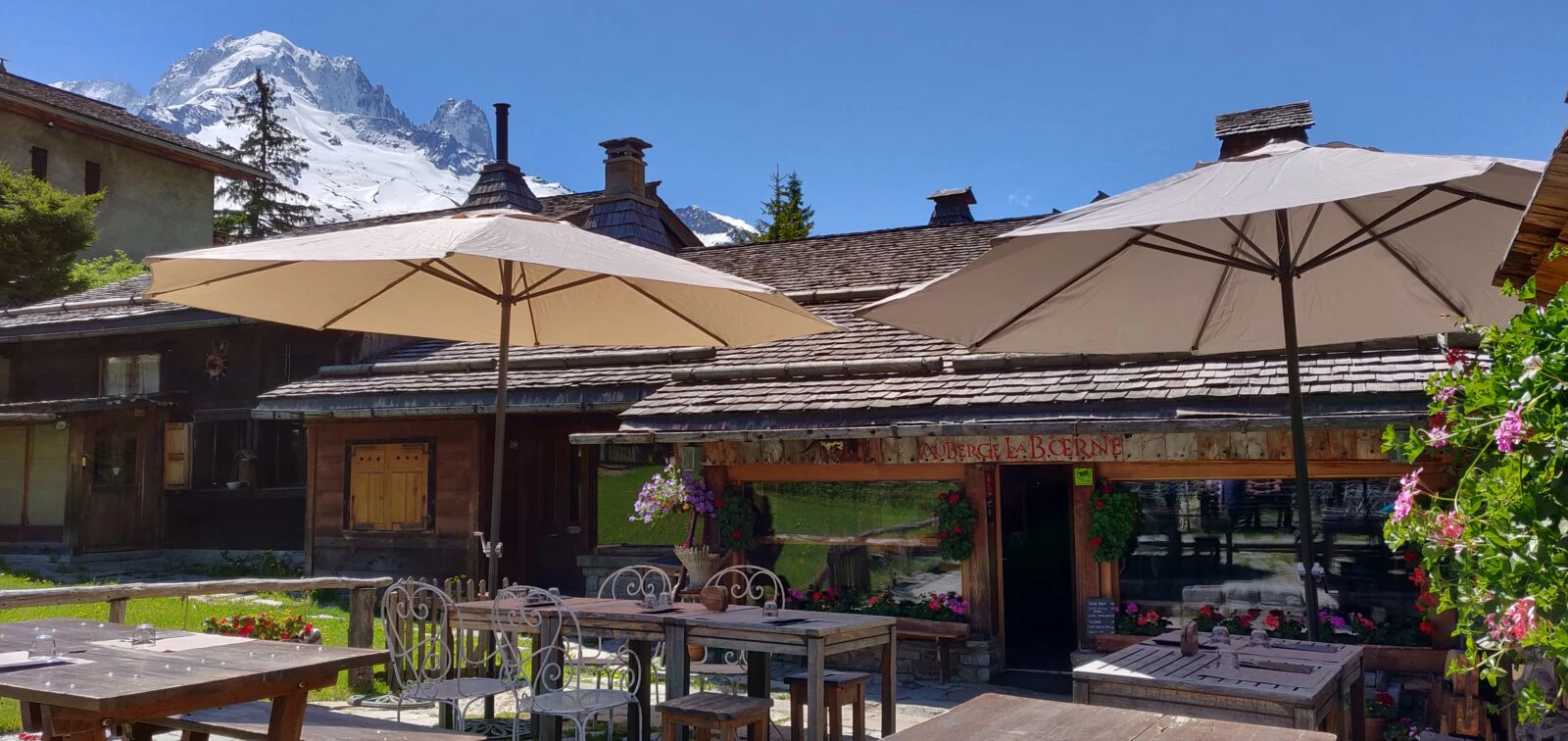 Auberge la Boërne i Tré-le-Champ, vid foten av stegarna