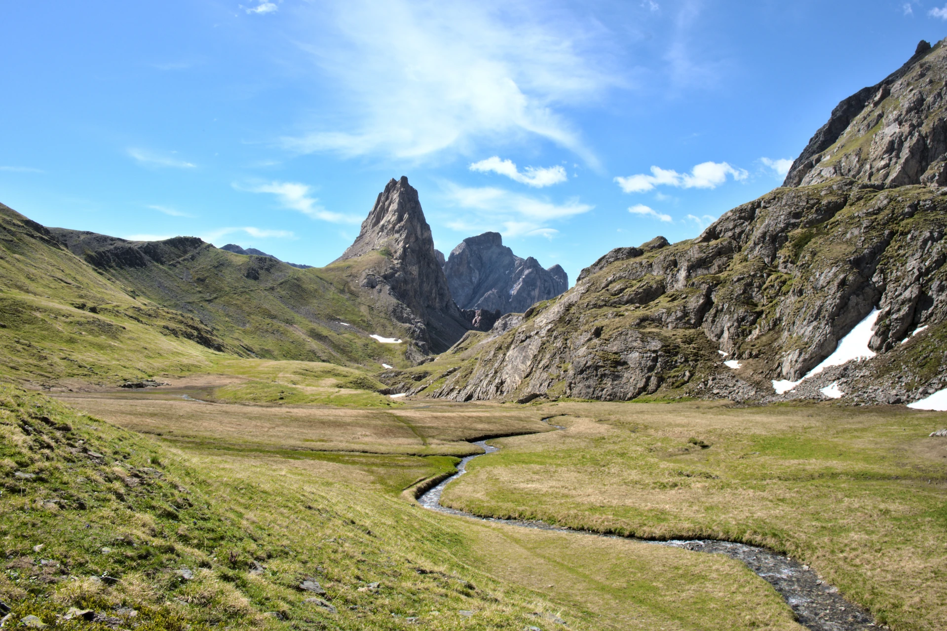 Sommarbetena i Thabormassivet, snöfria i juli