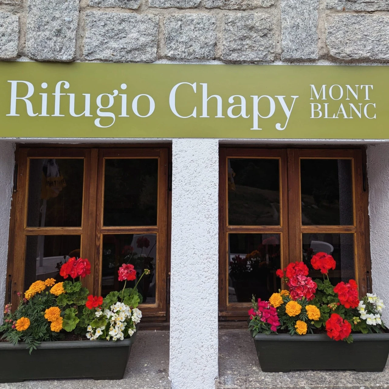 Rifugio Chapy Mont Blanc ovanför Courmayeur