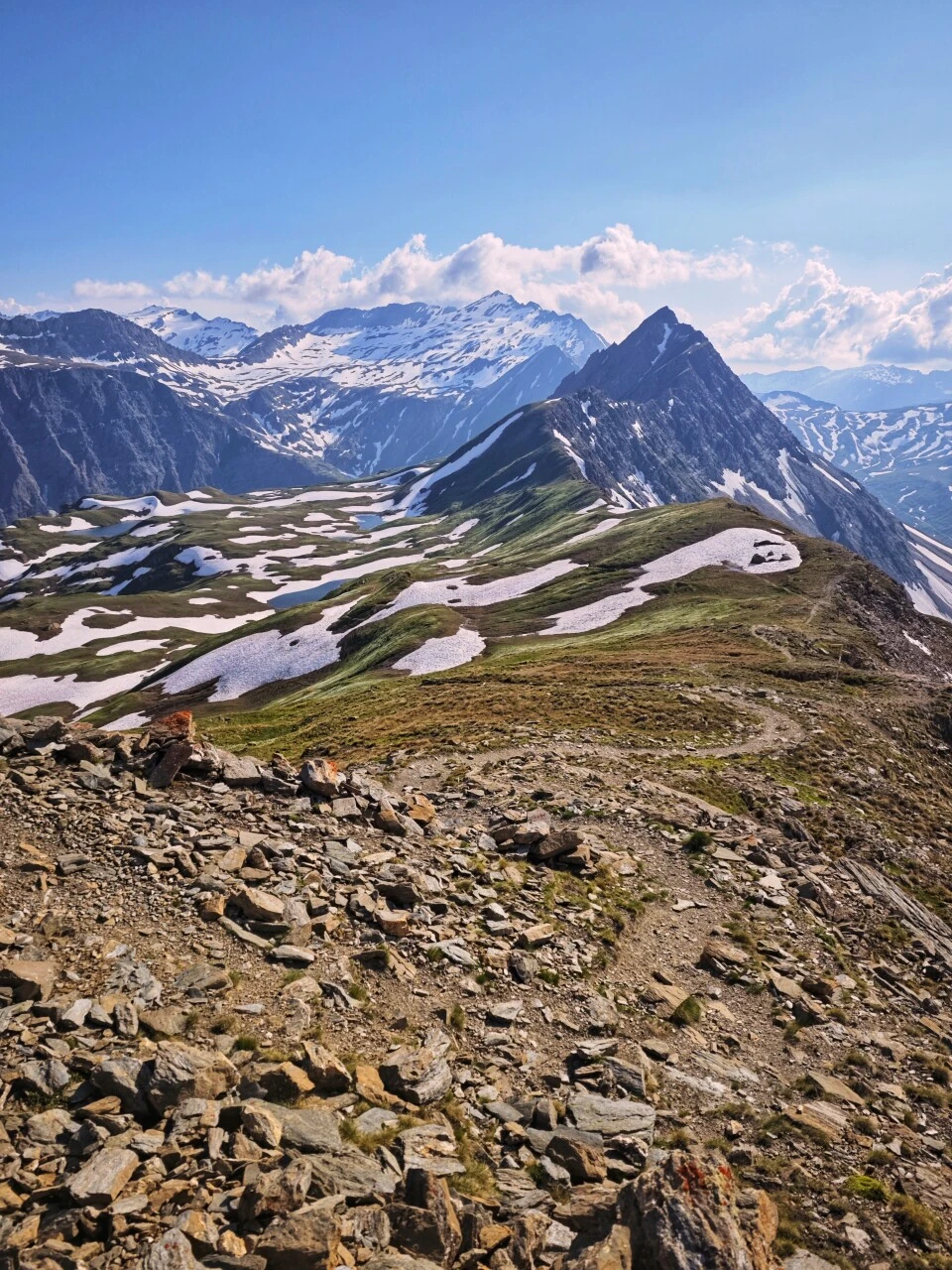 Kammens rygg, med Grandes Jorasses rakt framför
